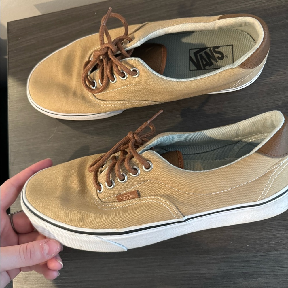 Vans - Picture 2 of 7